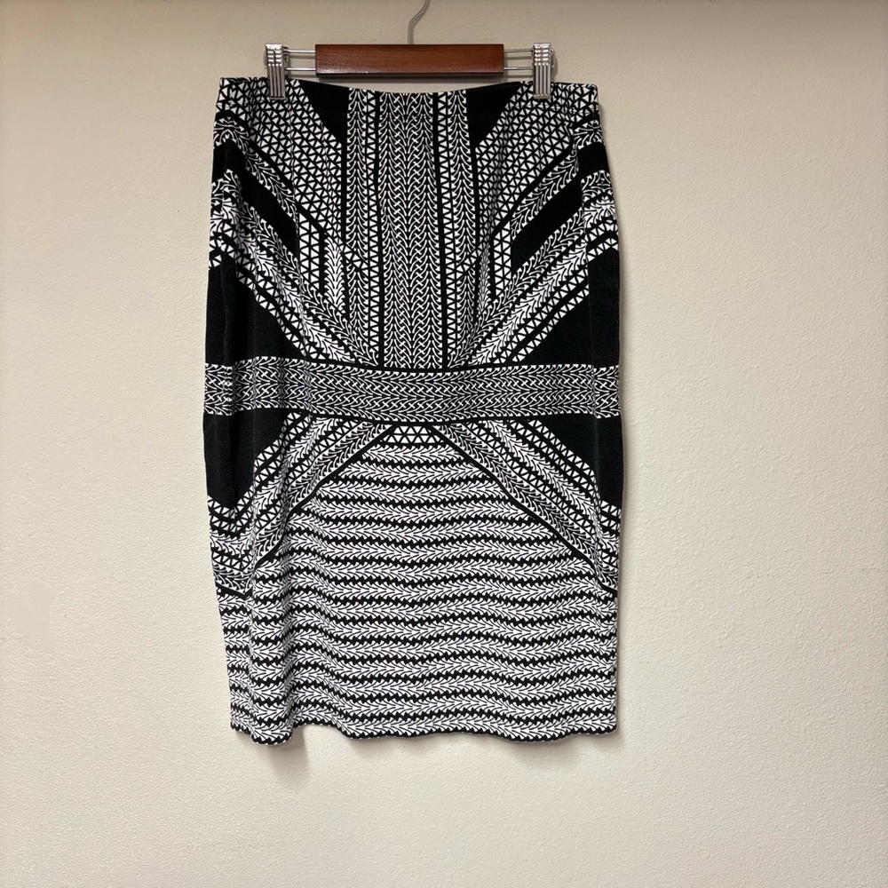 Max Studio Black and White Geometric Pencil Skirt